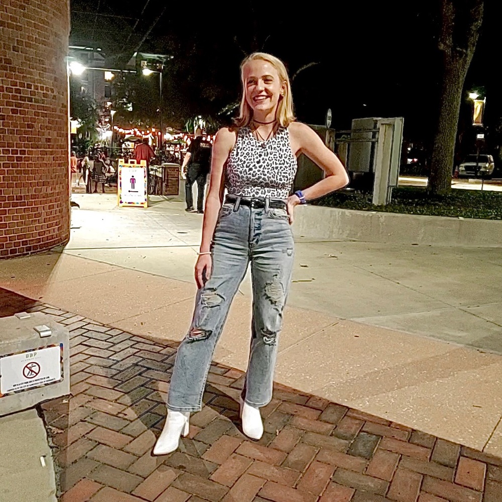 Meet your Posher, Olivia